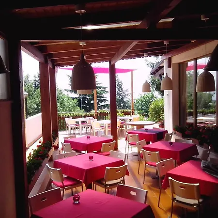 Bike-hotel Abete فندق