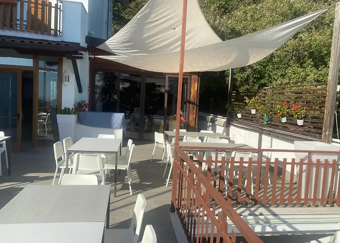 Bike-hotel Abete فندق